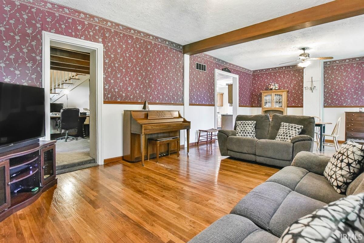 Sold 802 W Main Street Ellettsville In 47429 3 Beds 1 Full Bath 1 Half Bath 194 000 Sold Listing